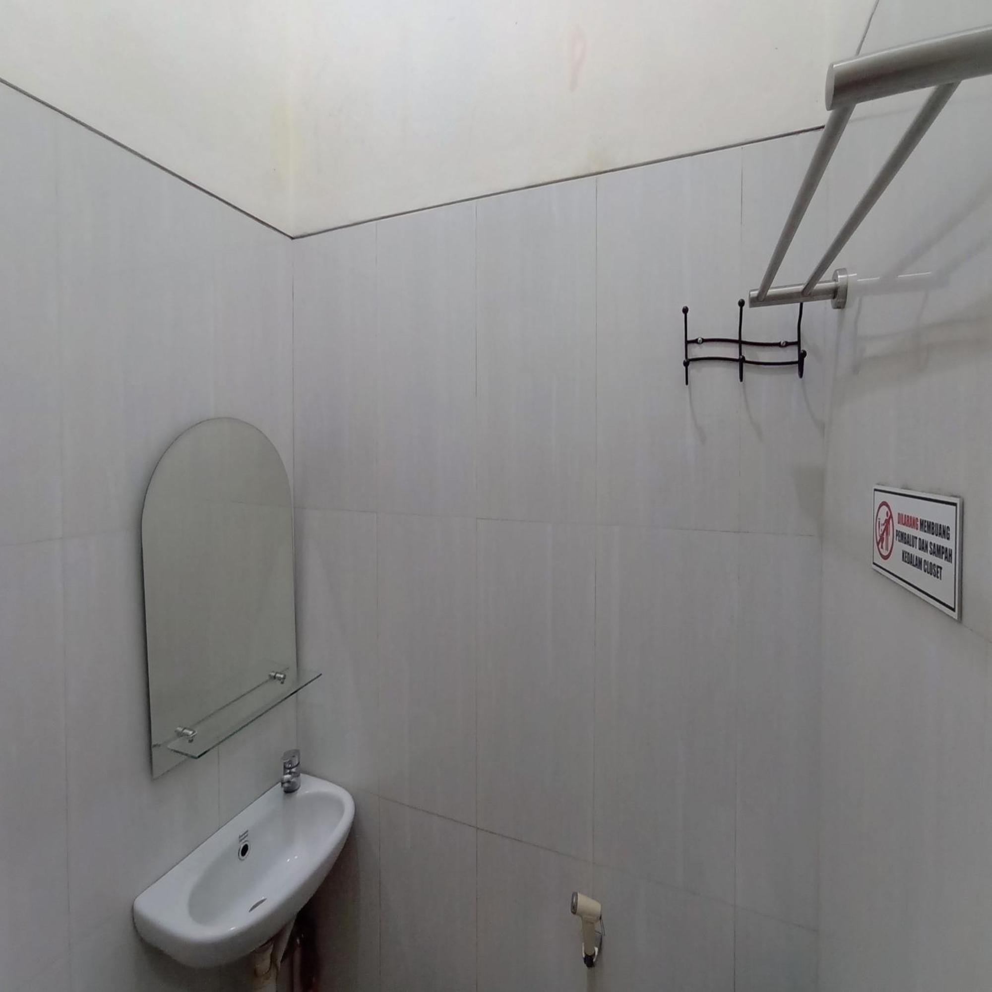 Hotel Reddoorz At Syariah House Purwokerto Exteriér fotografie