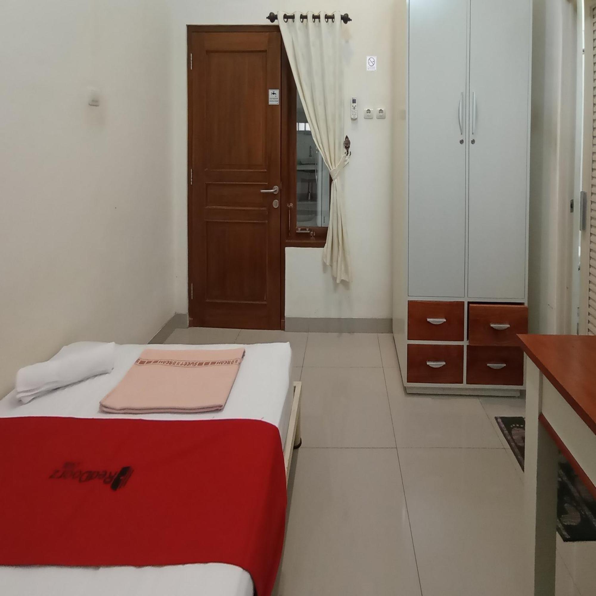Hotel Reddoorz At Syariah House Purwokerto Exteriér fotografie