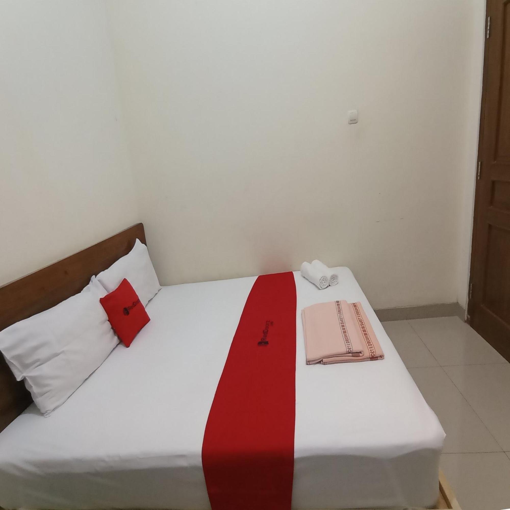 Hotel Reddoorz At Syariah House Purwokerto Exteriér fotografie