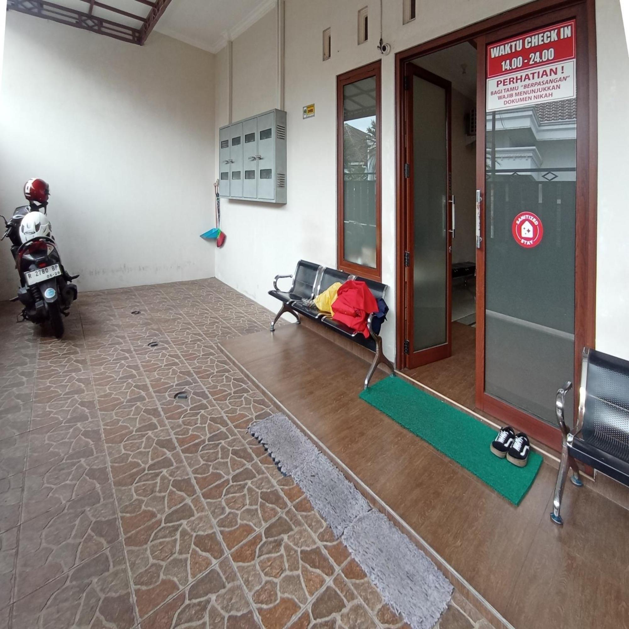 Hotel Reddoorz At Syariah House Purwokerto Exteriér fotografie
