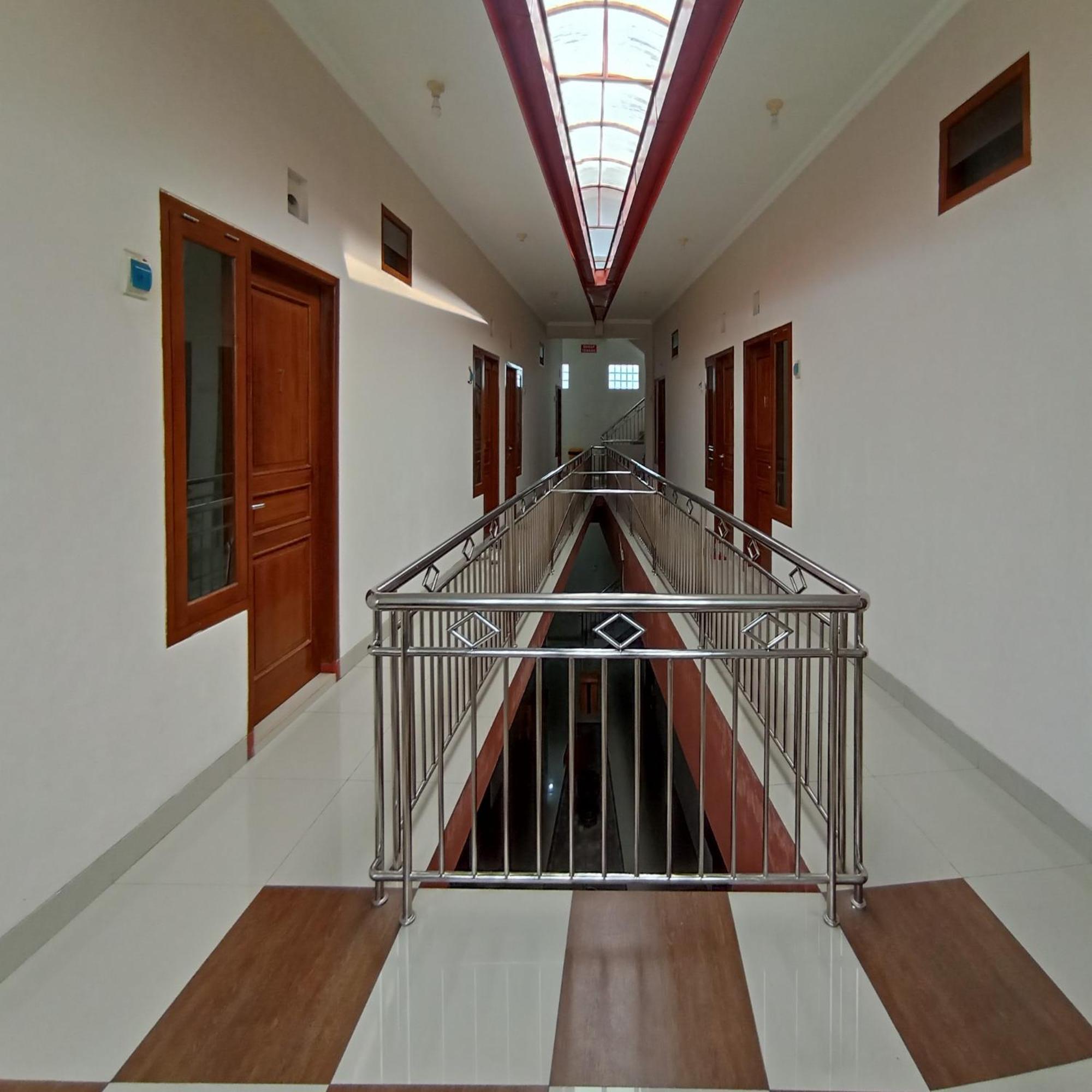 Hotel Reddoorz At Syariah House Purwokerto Exteriér fotografie